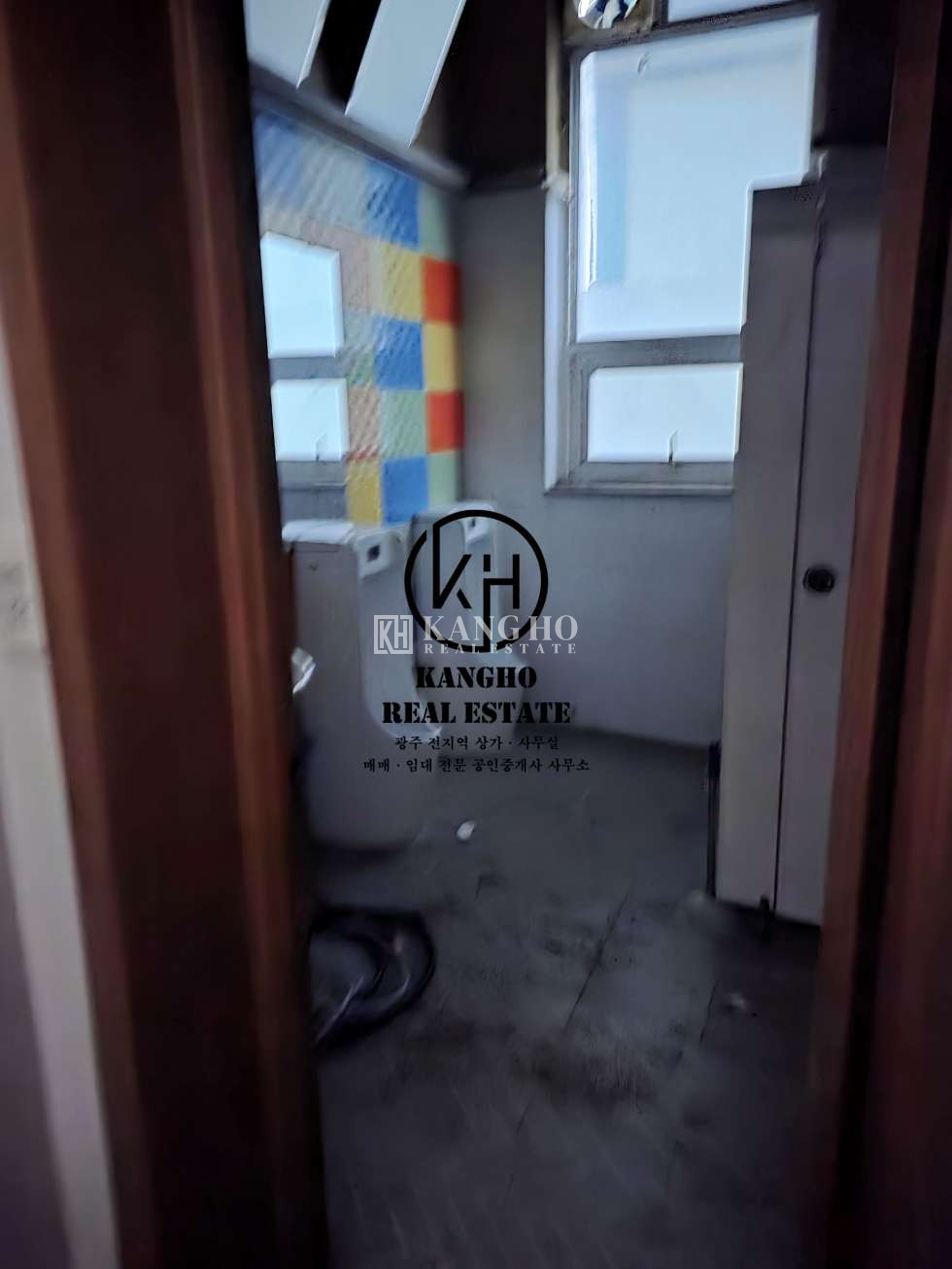 전남광주 북구 용봉동 [용봉동 상가 임대] 용주초 부근 대로변 의류 골프용품 전시판매점 음식점 모든업종가 월세 매물번호 48996 사진 8