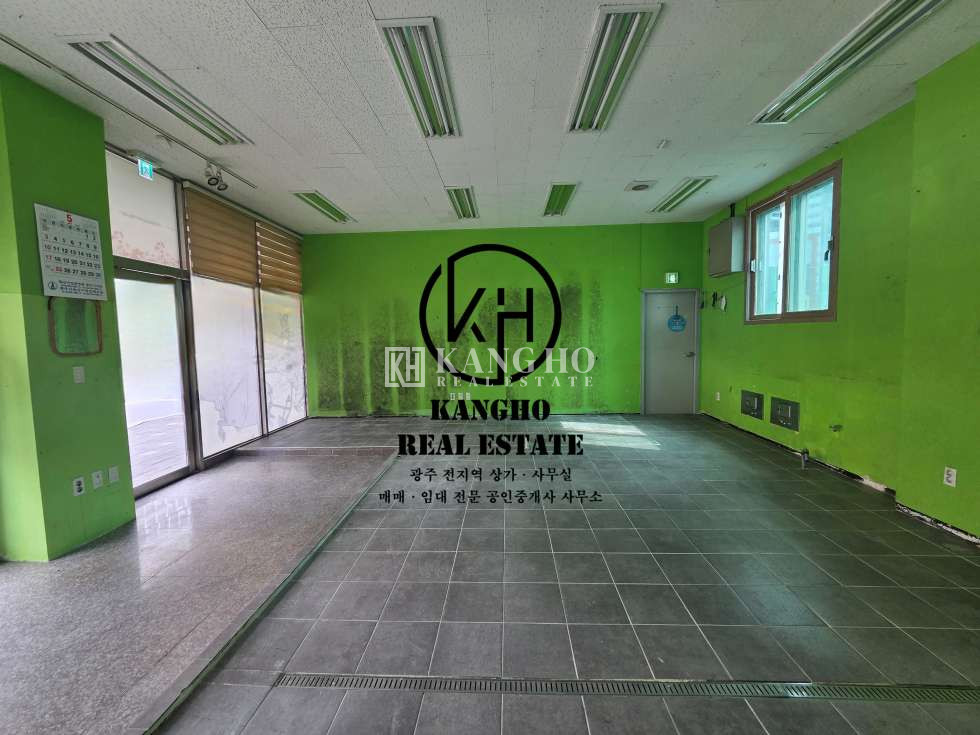 전남광주 북구 매곡동 [매곡동 상가 임대] 파리바게트사거리 메인입지 무권리공실 월세 매물번호 126095 사진 2