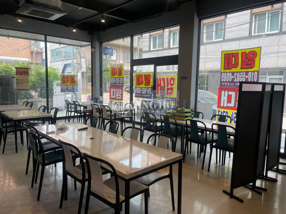 전남광주 북구 용봉동 [용봉동 상가 임대] 전철우먹자골목 음식점시설집기완비 요식업 추천 월세 매물번호 24688 사진 4