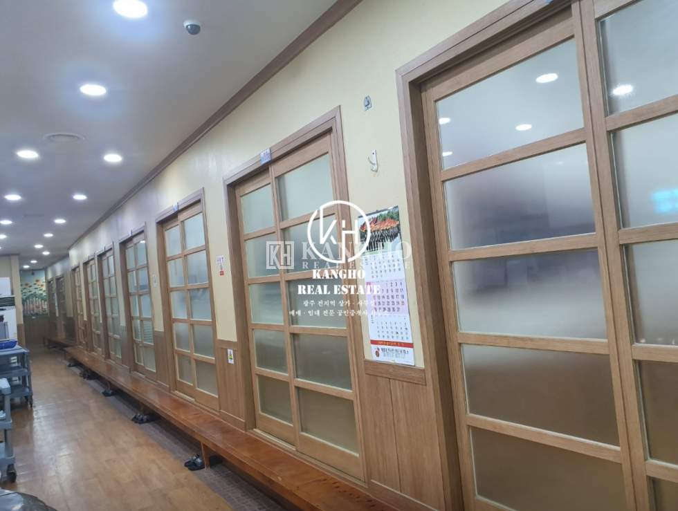 전남광주 북구 본촌동 [본촌동 상가 임대] 광신대 입구 도로변 대형평수 식당 월세 매물번호 10300 사진 1
