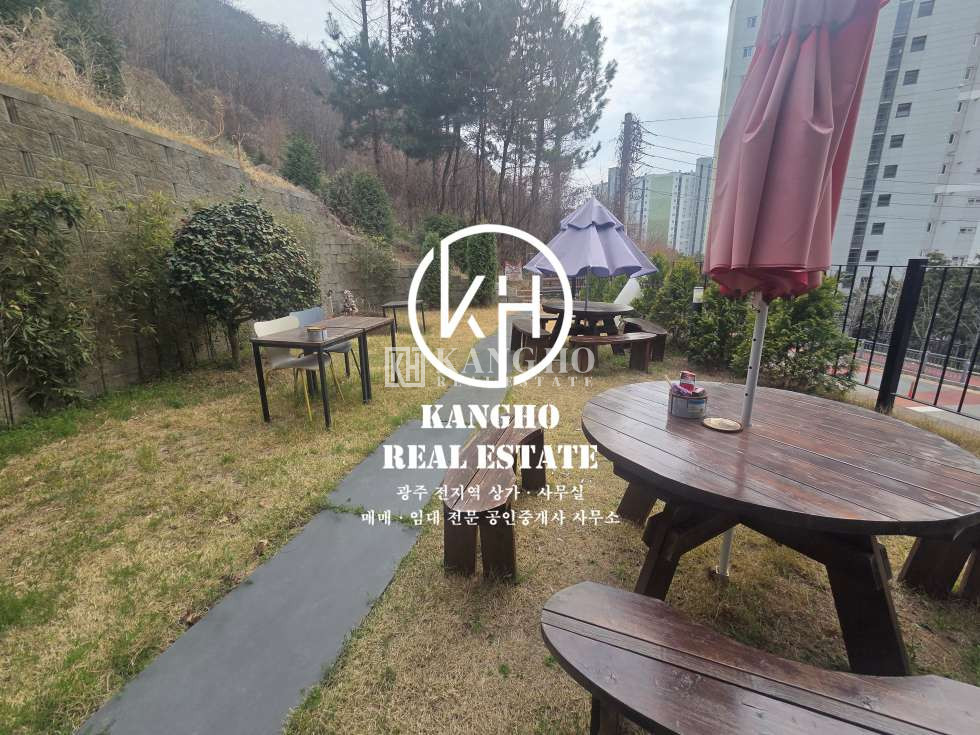 전남광주 북구 연제동 주건축물제1동 [연제동 상가 임대] 골프존 상가 내부깔끔 주차편리 양식당 카페 주점 호프 추천 월세 매물번호 102732 사진 4