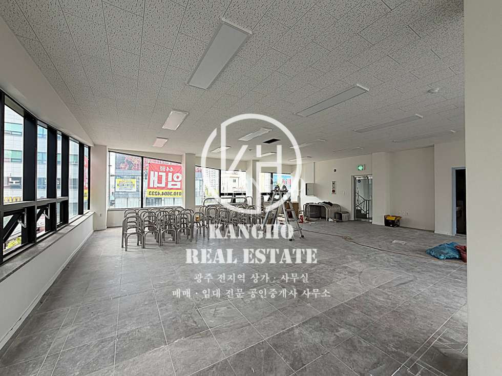 전남광주 광산구 장덕동 [장덕동 상가임대] 다이소 사거리 대로변, 현공실, 내부집기철거예정, 센터・사무실 추천, 테라스 포함 월세 매물번호 10059 사진 2