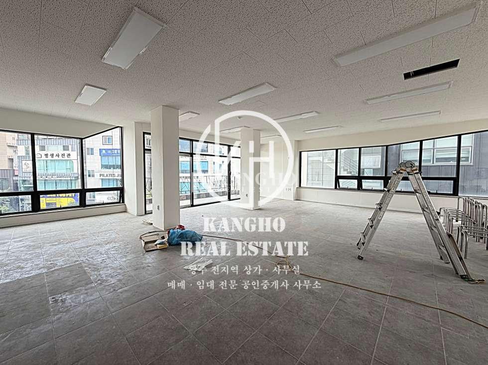 전남광주 광산구 장덕동 [장덕동 상가임대] 다이소 사거리 대로변, 현공실, 내부집기철거예정, 센터・사무실 추천, 테라스 포함 월세 매물번호 10059 사진 4