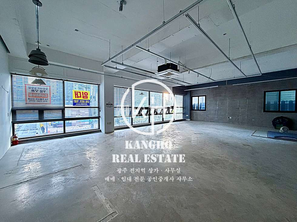 전남광주 남구 임암동 KangHo l 내부사진有, 현공실, 전면넓음, 아파트 정문앞, 시스템에어컨 월세 매물번호 68317 사진 4