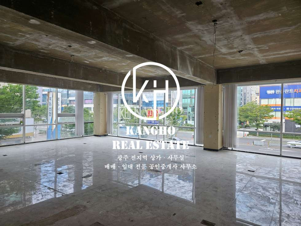 전남광주 서구 치평동 치평동 상무중앙로 대로변 2층 코너 통창! 노출도 최상의 위치 월세 매물번호 258839 사진 1