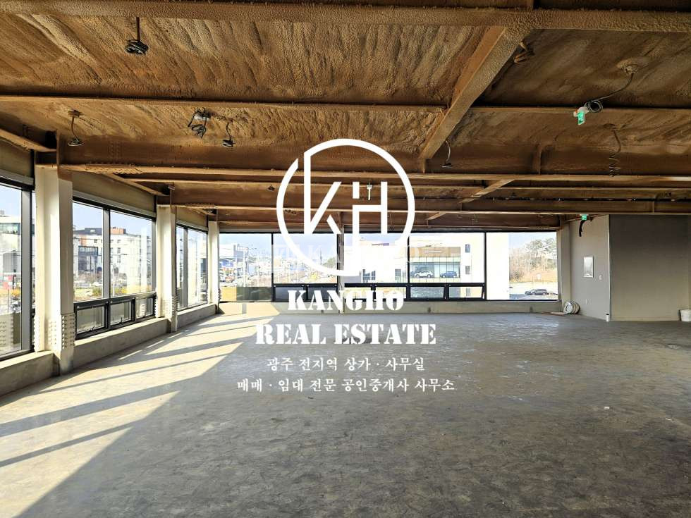 전남광주 광산구 수완동 나동 수완동 드메르 건너편에 위치한 대형 상가&사무실 임대 월세 매물번호 15188 사진 4