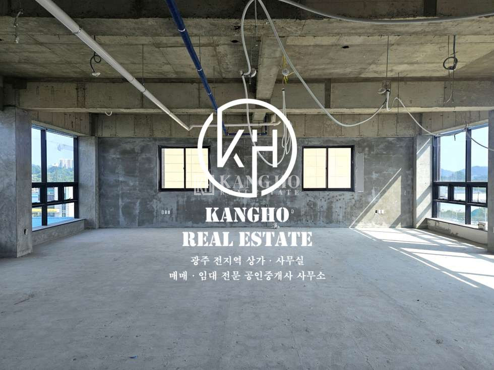전남광주 서구 치평동 [치평동 상무지구 상가 임대]김대중컨벤션역 앞에 위치한 내부 철거완료된 상가임대! 월세 매물번호 39723 사진 1
