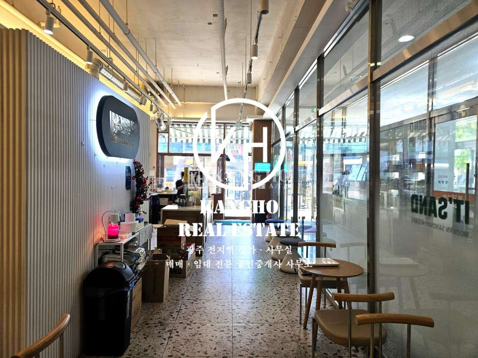 전남광주 서구 쌍촌동 쌍촌동 운천역대로변에 위치한 내부인테리어 아주 깔끔한 상가임대! 월세 매물번호 109302 사진 4