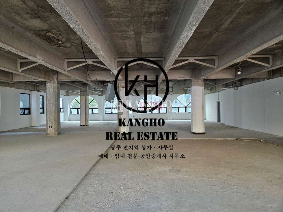 전남광주 광산구 신가동 신가사거리 대로변에 2층 한층 단독사용 상가임대! 분할도 가능! 월세 매물번호 81217 사진 2