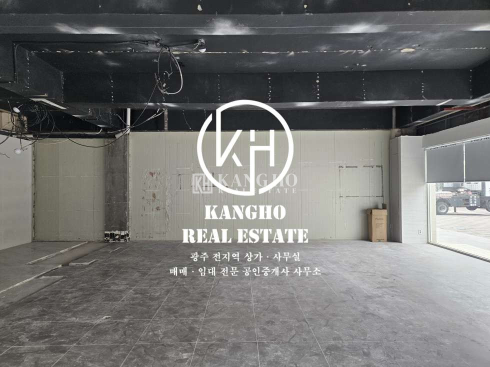 전남광주 서구 치평동 치평동 상무지구 대로변 사거리 코너에 위치한 공실 상가임대! 월세 매물번호 86655 사진 2
