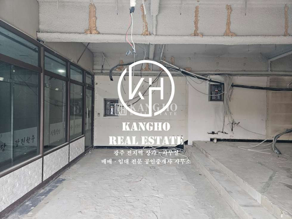 전남광주 서구 치평동 치평동 상무지구 무각사건너편 대로변 공실 상가임대! 각종 소매 판매 식당등 모든업종가! 월세 매물번호 101677 사진 2