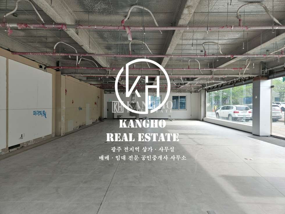 전남광주 광산구 수완동 수완지구대 옆 대로변에 위치한 공실 상가임대! 차량통행 다수! 노출도 최상! 월세 매물번호 109258 사진 1