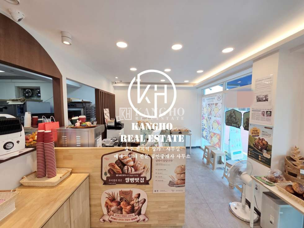 전남광주 광산구 송정동 [송정동 상가 임대] 베이커리・카페・아델리움더시티・도로변1층・내부깔끔 월세 매물번호 264943 사진 1