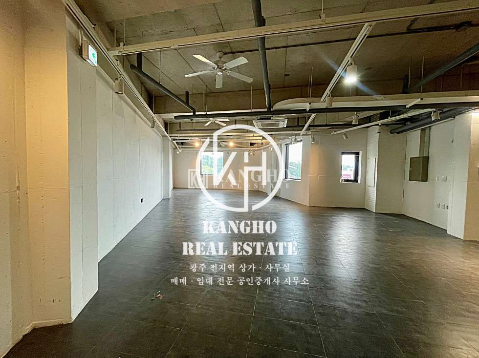 전남광주 광산구 신창동 [신창동상가임대] 보건대 인근 대형평수, 신축상가, 현공실, 내부깔끔, 시스템에어컨2, 즉시입주가능 월세 매물번호 348074 사진 4