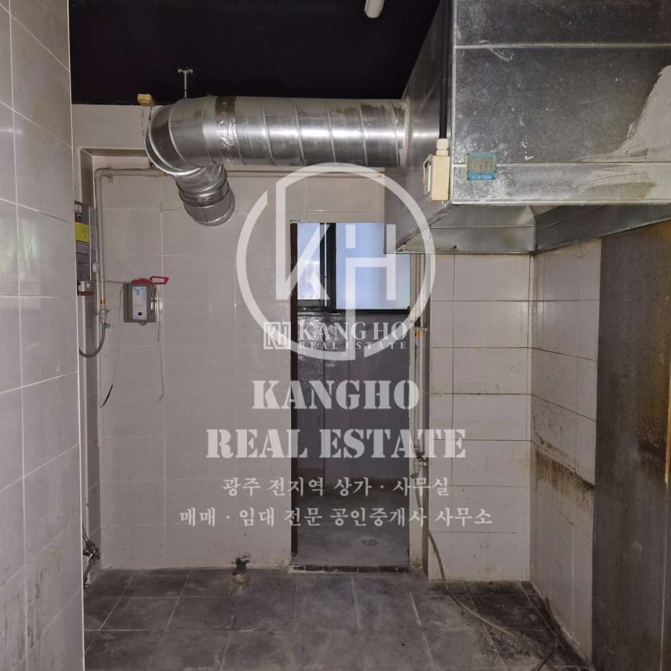 전남광주 서구 금호동 [금호동 상가 임대] 무권리공실, 전크라운호프운영, 금호지구먹자골목 월세 매물번호 49686 사진 3