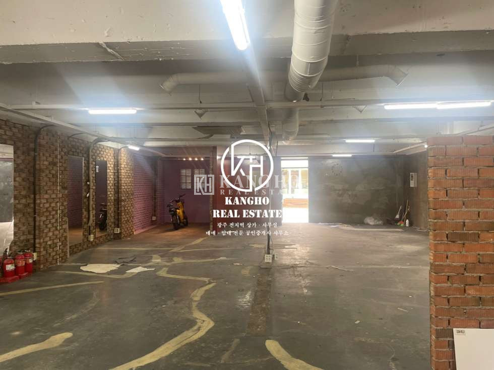 전남광주 북구 용봉동 [용봉동 상가 임대] 전대후문 메인상권 임대료저렴 내부철거완료 모든업종가 월세 매물번호 37438 사진 3