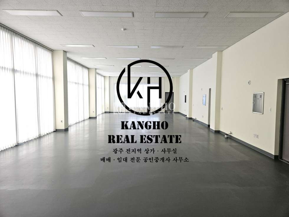 전남광주 서구 쌍촌동 쌍촌동 아델리움 앞 전면넓은 대형평수 공실 싱가임대! 다용도상가! 월세 매물번호 92087 사진 1