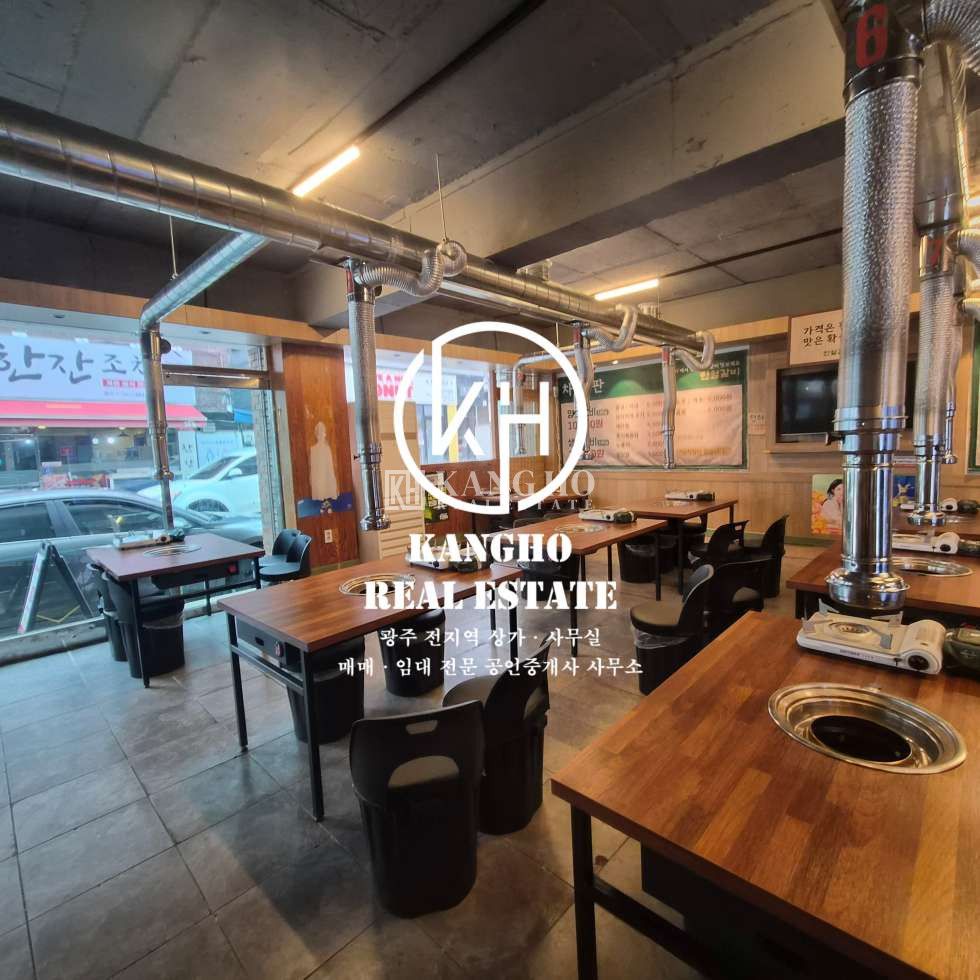 전남광주 서구 화정동 [염주먹자골목] *식당구이시설완비* 내부깨끗, 테이블 단체석 레일이동가능* 월세 매물번호 99435 사진 1