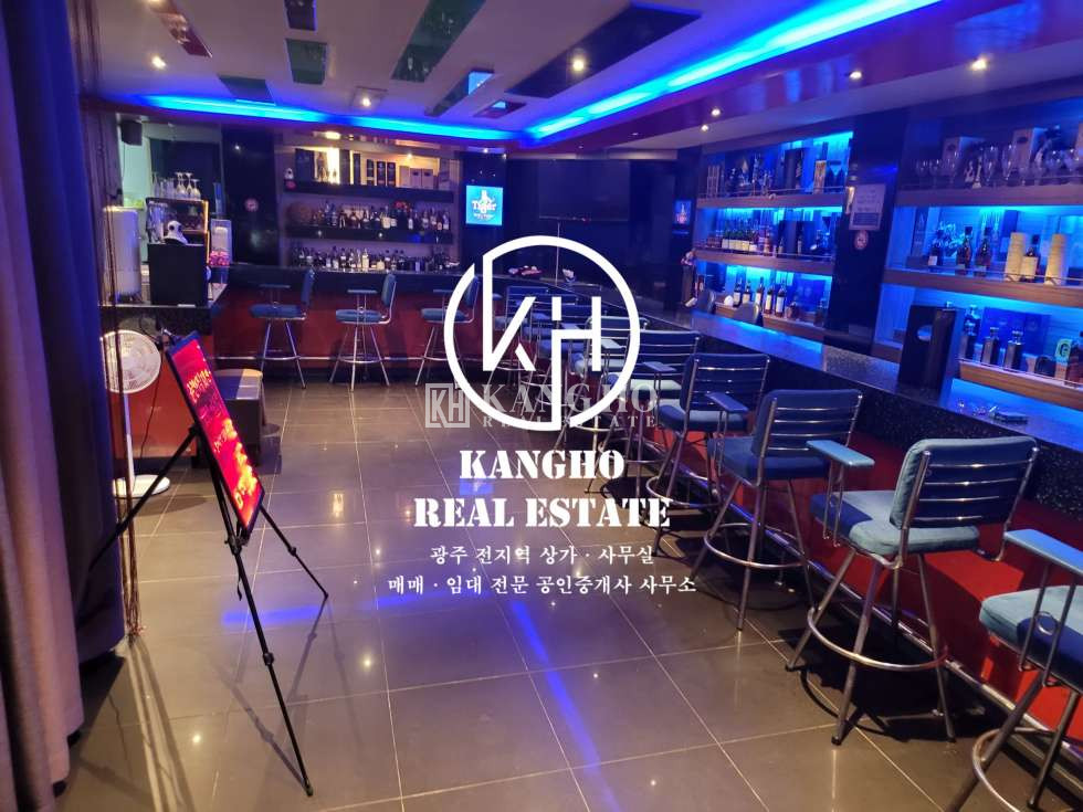 전남광주 북구 용봉동 [용봉동 상가 임대] 전철우사거리 BAR 승계 권협의・2F 전용26 월세 매물번호 81264 사진 1