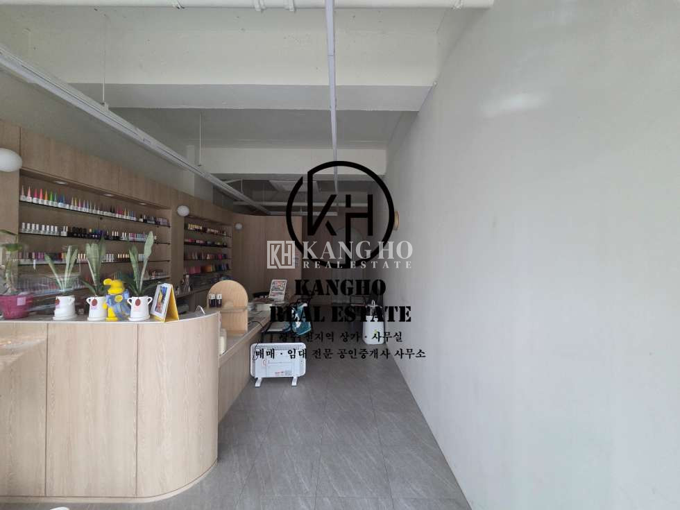 전남광주 북구 운암동 벽산블루밍메가씨티201동 [운암동 상가 임대] 벽산2차 단지내상가 네일샵 승계 월세 매물번호 55807 사진 1