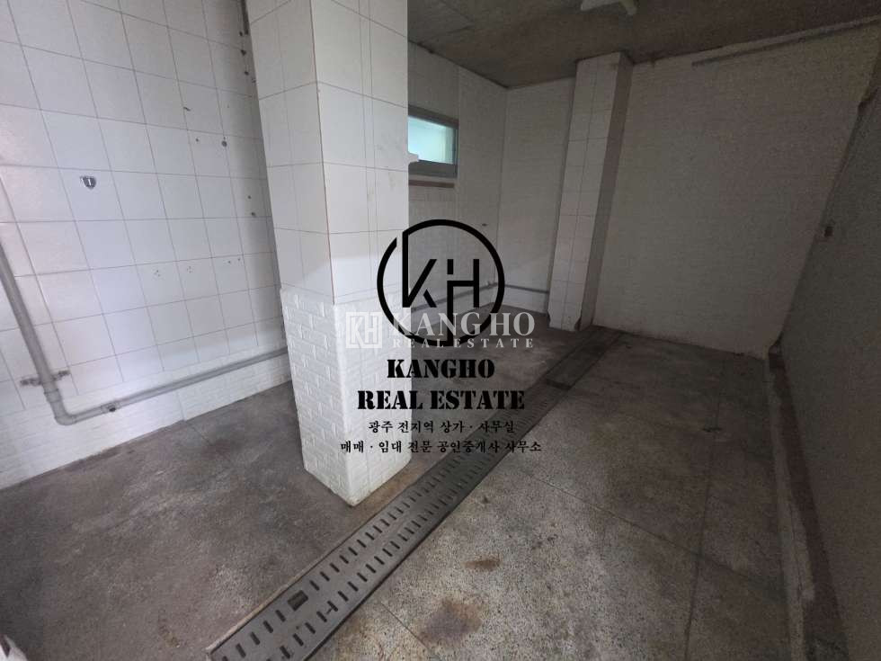 전남광주 북구 용봉동 [용봉동 상가 임대] 전철우먹자골목 현공실 모든업종가 월세 매물번호 102721 사진 3