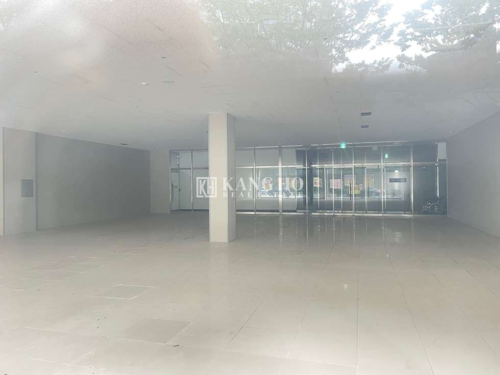 전남광주 북구 삼각동 [삼각동 상가 임대] 고려고 대로변 대형평수 공실 월세 매물번호 39716 사진 2