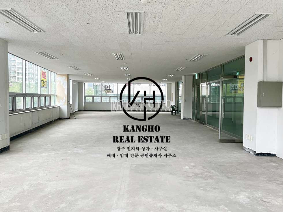전남광주 광산구 신창동 KangHo l 내부사진有, 무권리, 대형평수, 간판노출 최상, 모든업종가능 월세 매물번호 10895 사진 3
